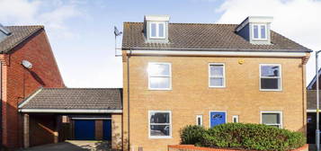 5 bedroom link detached house for sale