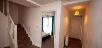 3 bed flat to rent