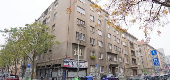 Pronájem bytu 2+kk/balkon/sklep, OV, Praha 7 – Holešovice, ul. Poupětova