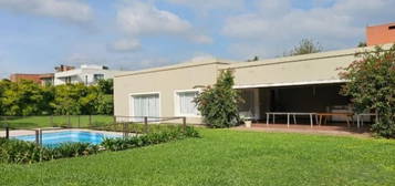 Alquiler Casa Amoblada, 3 Dorm, Club De Campo Los Nogales R9 Km 1308