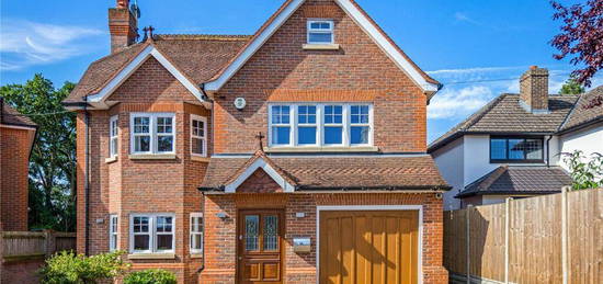 6 bedroom detached house