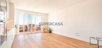 Apartamento T2 com vista panorâmica, na Penha de França