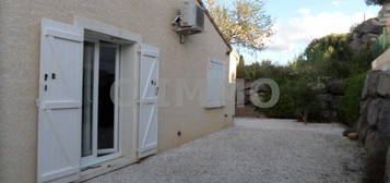 Villa T4 de plain-pied de 80 m² sur 313 m² de terrain.