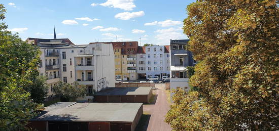 Gemütliche Wohnung mit Balkon, Abstellraum und Stellplatz möglich