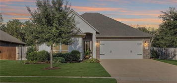 15657 Long Creek Ln, College Station, TX 77845