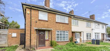 3 bed detached house to rent