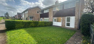 3 bed semi-detached house to rent