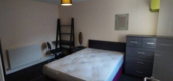 Room to rent in Rose Lane, Liverpool L18