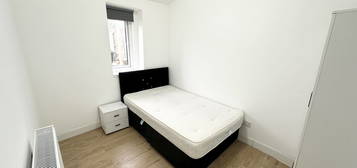 Studio to rent in Goldbeaters Grove, Edgware, Greater London HA8