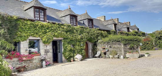 PLANGUENOUAL - Maison de caractère en pierre