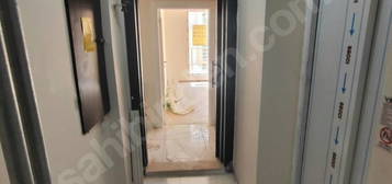 SIFIR DAİRE 2+1 ARAKAT 3 KATLI BİNA HASANBEY CADDESİNDE