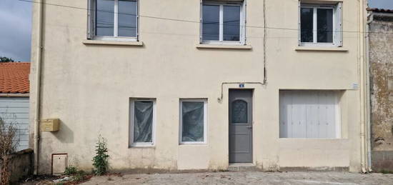 Maison  à louer, 5 pièces, 3 chambres, 102 m²