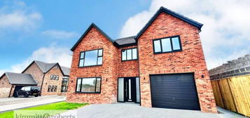 6 bedroom detached house for sale