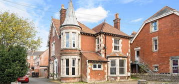 8 bedroom detached house for sale