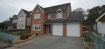 5 bedroom semi-detached house for sale