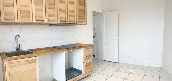 Appartement  à louer, 2 pièces, 1 chambre, 32 m²