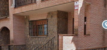 Alquiler de  Chalet pareado en calle Guadalajara s/n