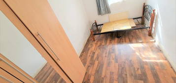 Terraced house to rent in Melford Road, Ilford IG1