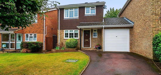 Link-detached house for sale in Dovedale Close, Owlsmoor, Sandhurst GU47