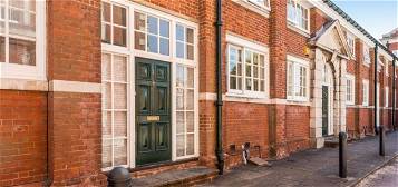 Town house to rent in Peninsula Square, Winchester SO23