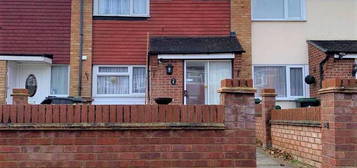 Terraced house to rent in Berry Leys, Luton, Bedfordshire LU3