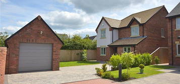 4 bed detached house to rent