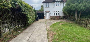 3 bed semi-detached house to rent