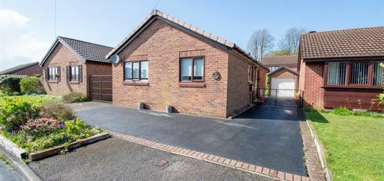 Bungalow to rent in Limes Park, Ripley DE5