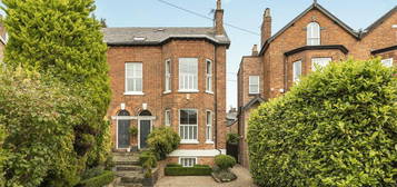 5 bedroom semi-detached house for sale