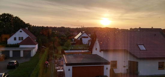 sehr helle Dachgeschosswohnung in ruhiger/zentraler Lage