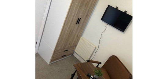 Room to rent in Canterbury Street, Gillingham ME7