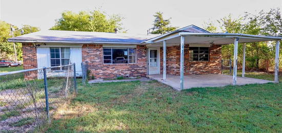 1918 W Wyandotte Ave, Sulphur, OK 73086