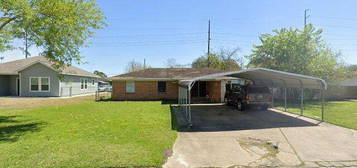 321 Elaine St, La Marque, TX 77568