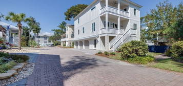 4 River Oak Ln, Tybee Island, GA 31328