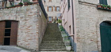 Casa indipendente in vendita in via Ripida