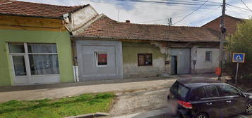 Garsoniera, curte comuna, str Cuza Voda, nr 72, Oradea