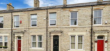 7 bedroom terraced house for sale