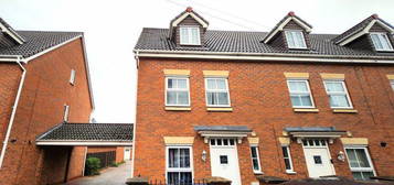 3 bed town house to rent