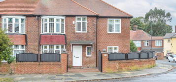 5 bedroom semi-detached house for sale