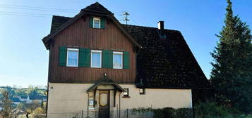 Charmantes Häuschen mit Ausblick und großem Garten in ruhiger Lage.