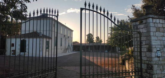 MAISON DE MAÎTRE VENDÉE avec beaucoup de caractère