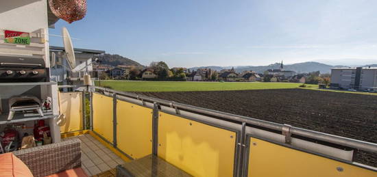 Lichtdurchflutete Jungfamilienwohnung mit wunderschönem Weitblick!