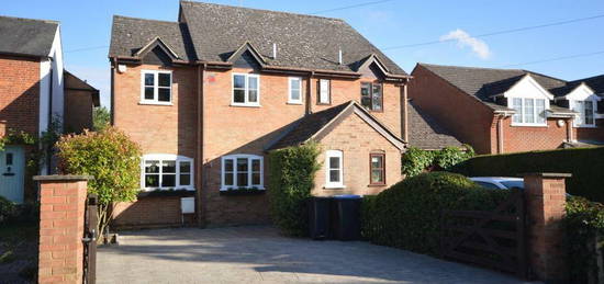 3 bedroom semi-detached house