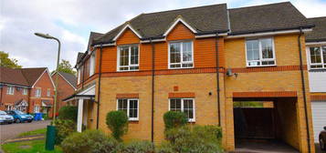 Terraced house to rent in Maple Avenue, Farnborough, Hampshire GU14