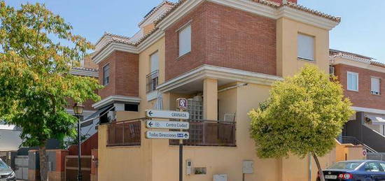 Casa adosada en venta en San Miguel