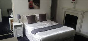 Room to rent in Coleshill Street, Sutton Coldfield B72