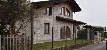 Villa all'asta in via Don Sturzo s.n.c