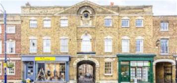 Flat to rent in Market Square, St Neots PE19