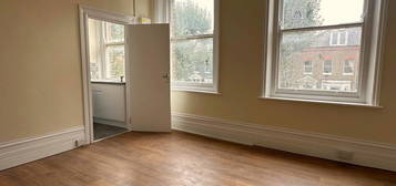 Studio to rent in Brondesbury Road, London NW6