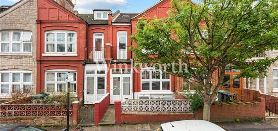 Flat to rent in Salisbury Road, London N4